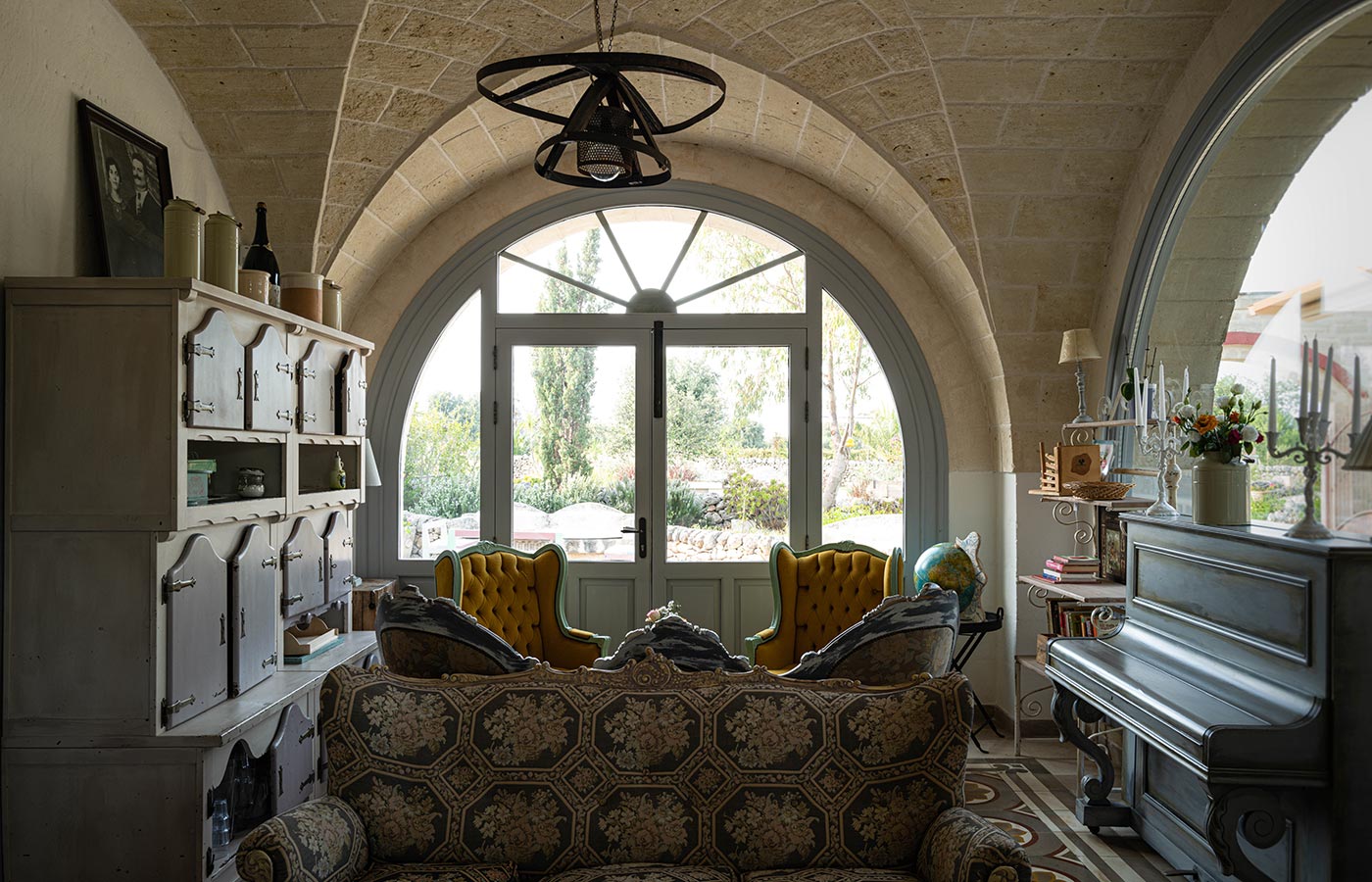 Restaurant in masseria with traditional cuisine of Puglia | © Gianni Buonsante Photography